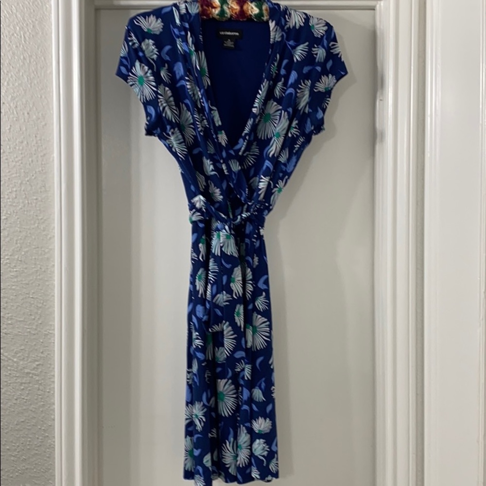 Knee length faux wrap tied dress